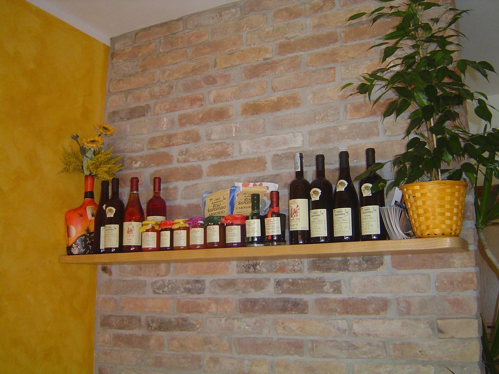 La Via Del Volano Hotel Codigoro Buitenkant foto